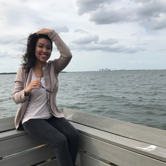 Meet your Posher, Julia - Picture 3 of 3